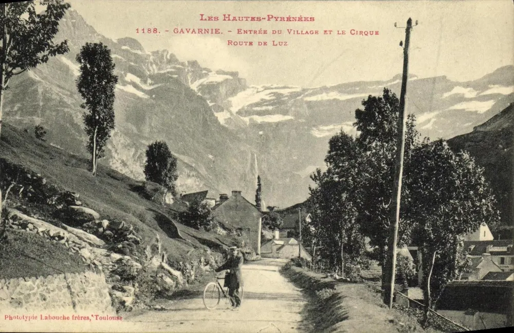 Gavarnie — Eingang zum Dorf und der Cirque — Route de Luz — Phototypie Labouche frères, Toulouse - Vorderseite