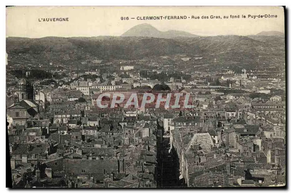 Clermont-Ferrand — Luftbild der Rue des Gras mit dem Puy-de-Dôme im Hintergrund — L'Auvergne, n°916 - Vorderseite