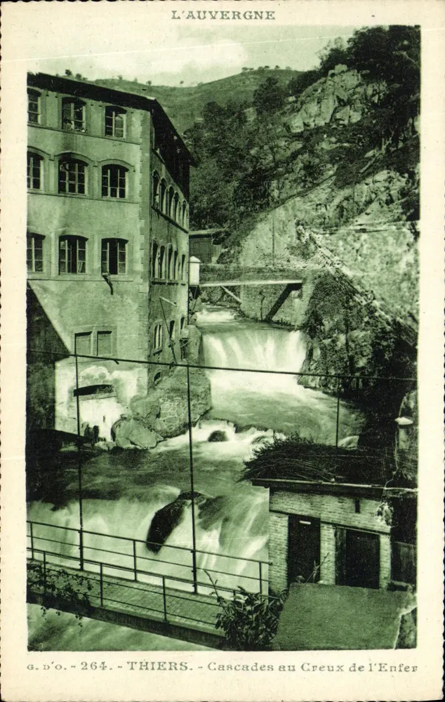 Thiers - Wasserfälle am Creux de l'Enfer — L'Auvergne, Verlag J. Goutteranges - Vorderseite