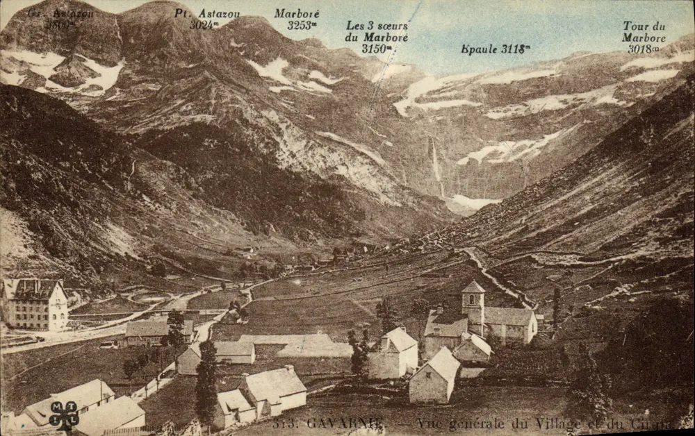 Gavarnie — Allgemeiner Blick auf das Dorf und den Cirque - Vorderseite