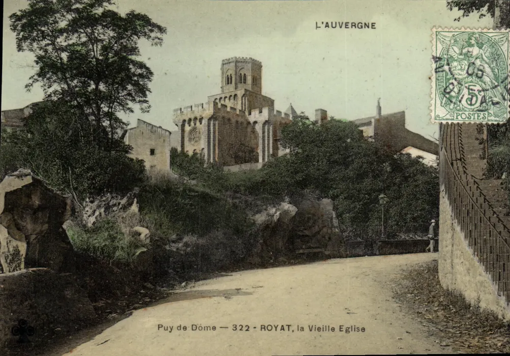 Royat — La Vecchia Chiesa — Puy de Dôme — 322 — L'Auvergne - Recto