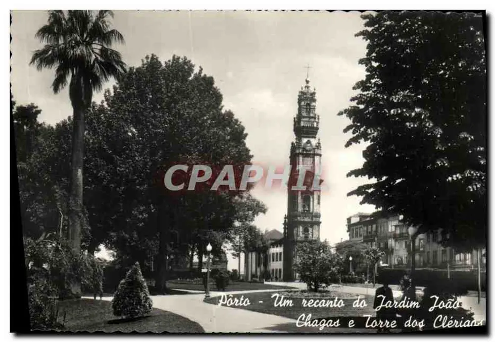 Pôrto — Eine Ecke des Jardim João Chagas und Torre dos Cléríanos — Gilhefe Postal - Vorderseite