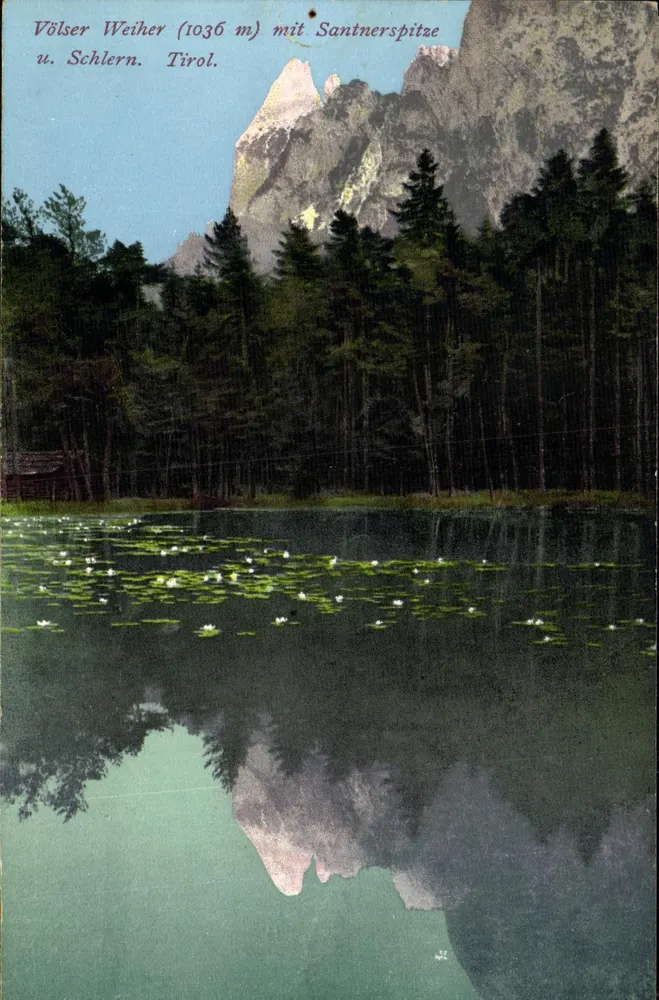 Lago Völser Weiher (1036 m) com Santnerspitze e Schlern — Tirol — editor J.F. Bozen, n° M 9416 - Frente