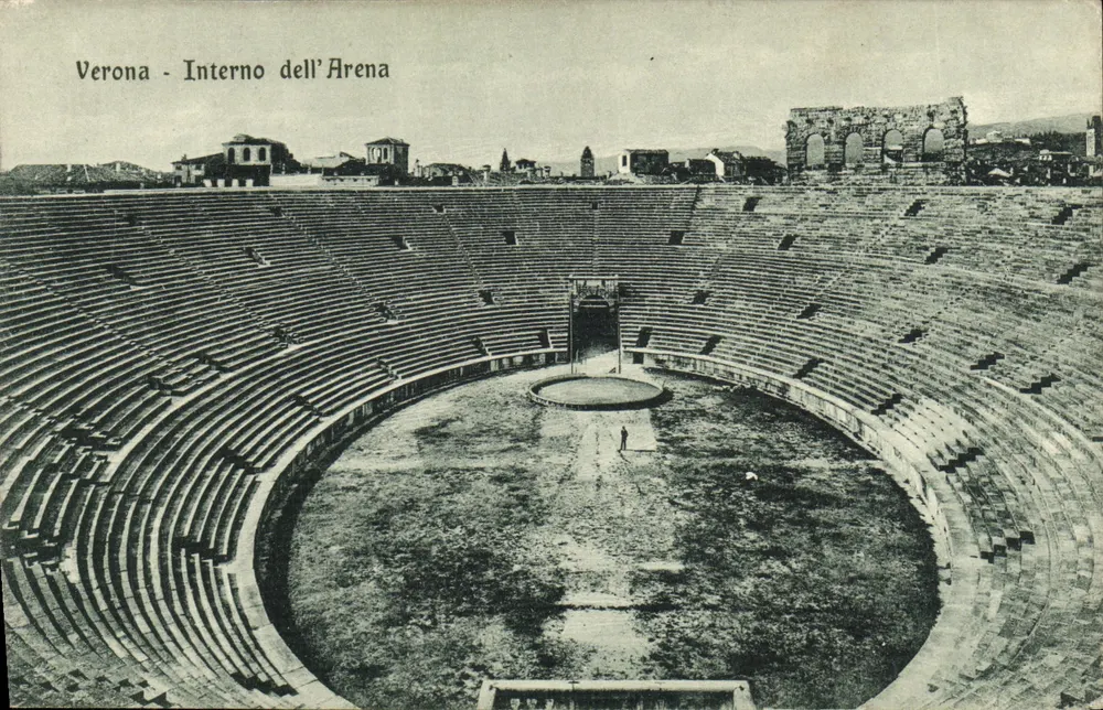 Verona - Interno dell'Arena — editor Ediz. A. Giuliani, n° 7186 - Frente
