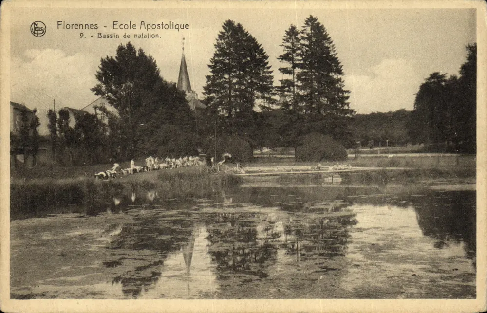 Florennes - Apostolische Schule — Schwimmbecken — Verlag N. Leis, Nr. 9 - Vorderseite