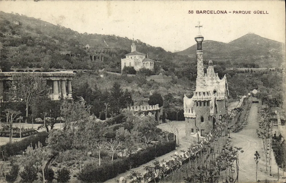 Barcelona - Parque Güell — vista do parque e da capela, editor desconhecido, n° 58 - Frente