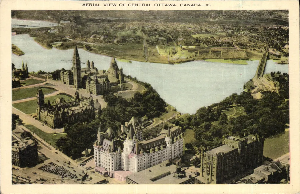 Luftbild von Central Ottawa, Kanada — 83 — Verlag unbekannt - Vorderseite