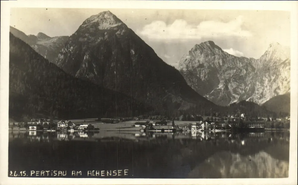 Pertisau am Achensee — vista do lago e das montanhas — Troler Lichtbildkunst Hall L. T. - Frente