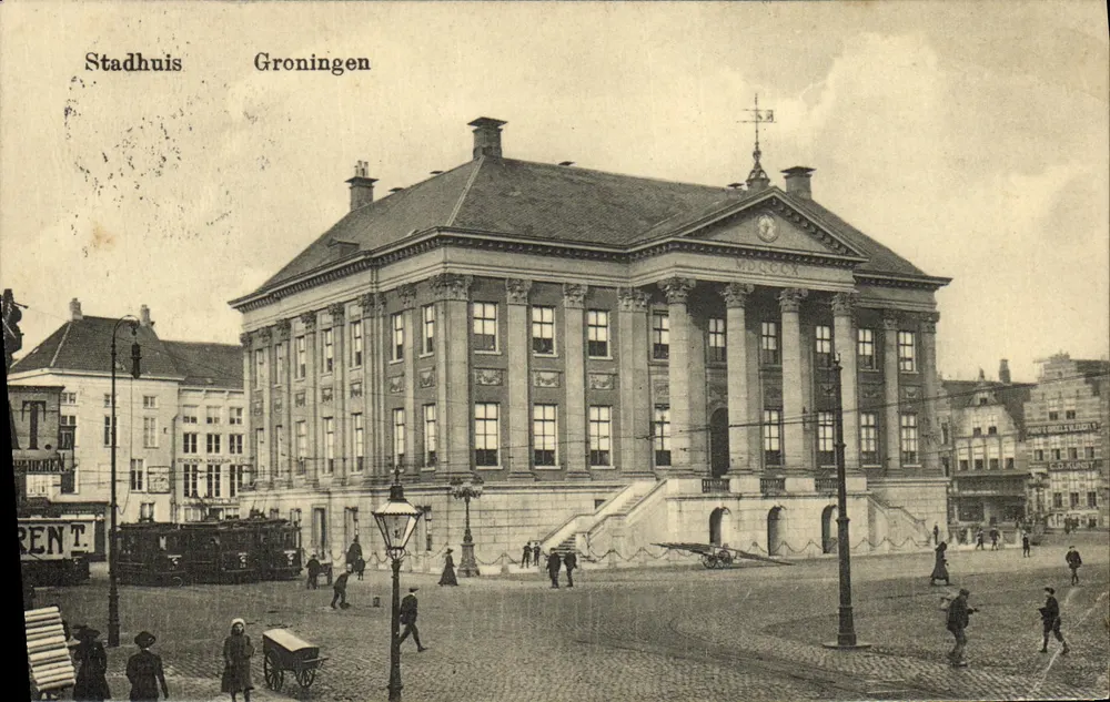 Stadhuis Groningen — vista do prédio municipal — editor desconhecido, número de série não visível - Frente