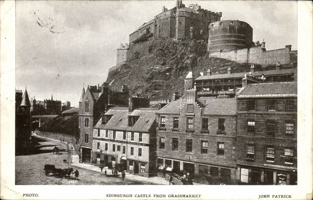 Edimburgo Castle do Grassmarket — John Patrick - Frente