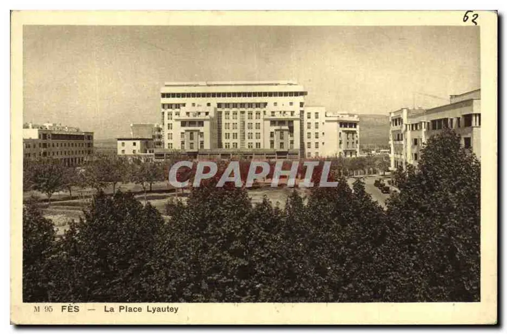 Fès — A Praça Lyautey — Imp. Braun & Cie - Frente