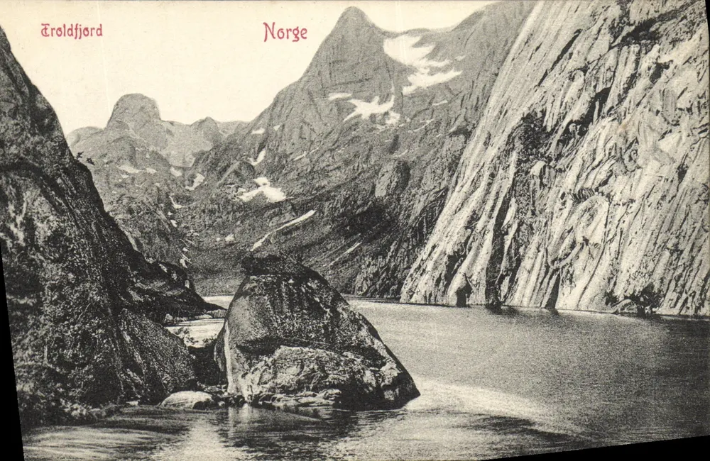 Troldfjord — Norwegia — wydawca F. Bruns Boghandel - Awers