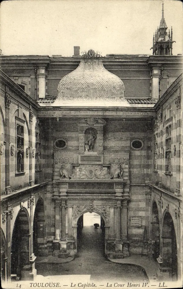 Toulouse — Das Kapitol — Cour Henri IV — LL. - Vorderseite
