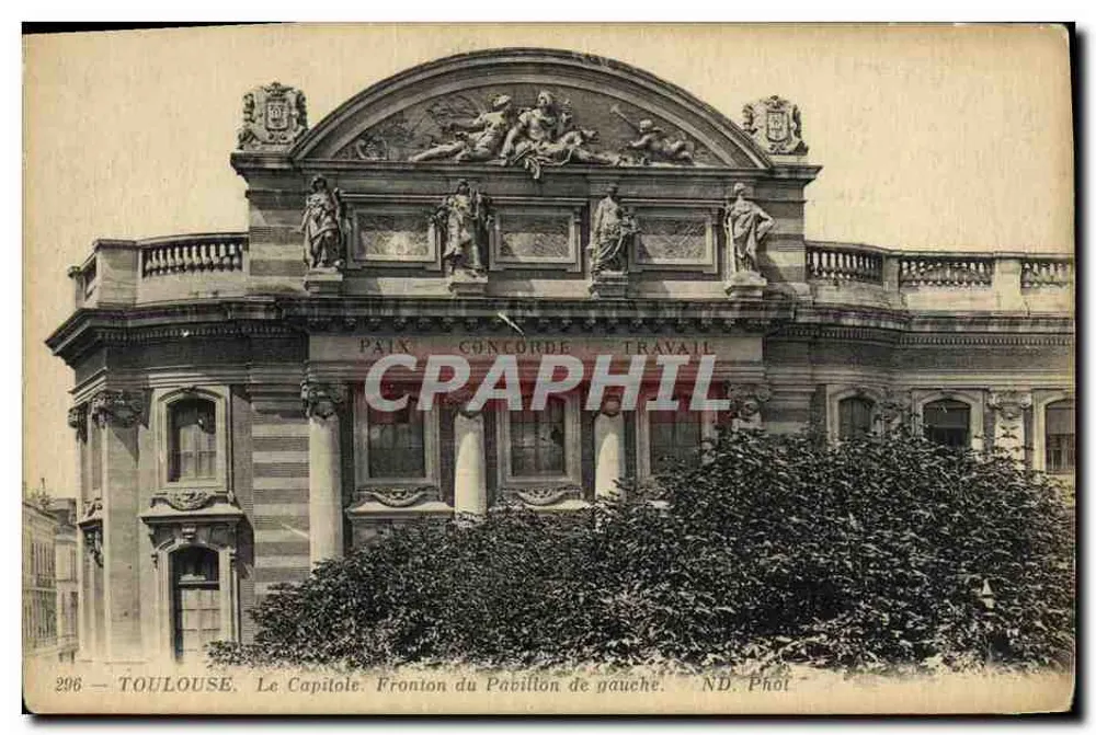 Toulouse — Il Capitolo. Frontone del Pavillon di sinistra — ND. Fot. - Recto