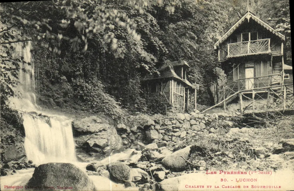 Luchon — Chalets e a Cascata de Sourrouille — Fototipia Labouché Traras, Toulouse (1ª Série) - Frente