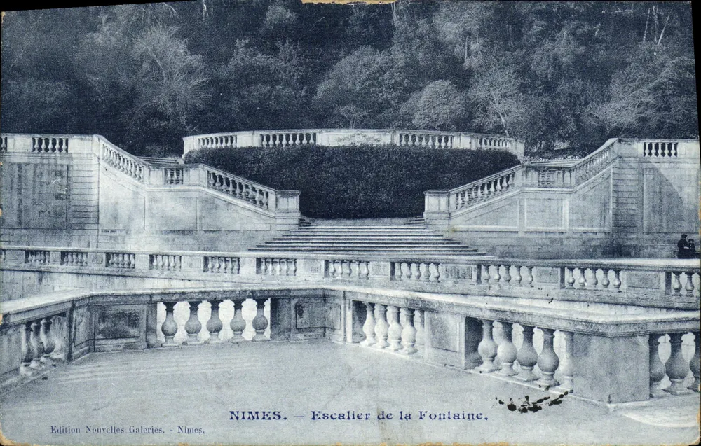 Nîmes — Escada da Fontaine — Edição Nouvelles Galeries, Nîmes - Frente