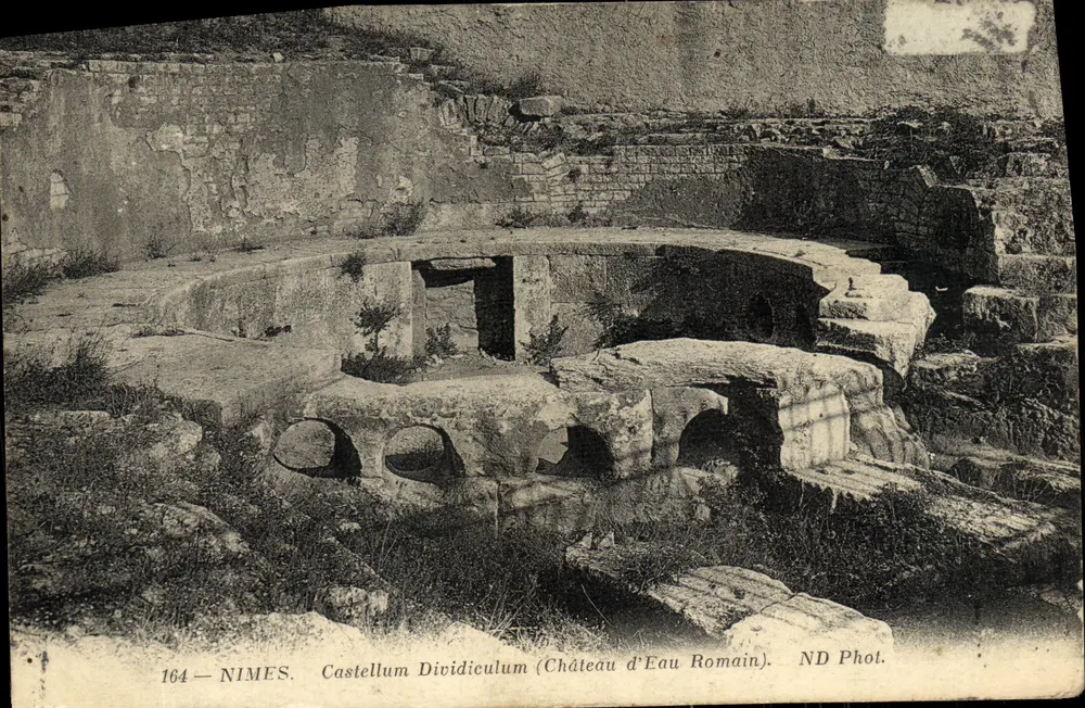 Nîmes — Castellum Dividiculum (Castelo de Água Romano) — ND Fot. n°164 - Frente