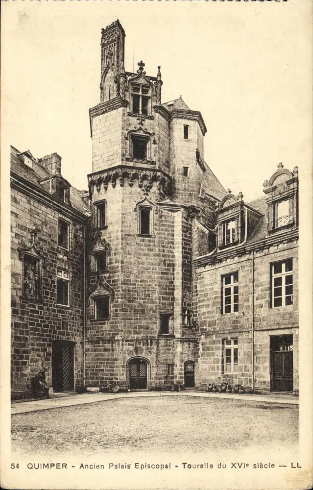 Quimper - Ehemaliger Episkopaler Palast - Turm aus dem 16. Jahrhundert — LL - Vorderseite