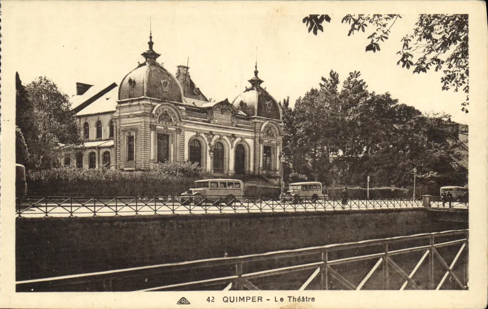 Quimper — O Teatro — Editor: Cie des Arts Flamandomaniques, Strasbourg — n° 42 - Frente