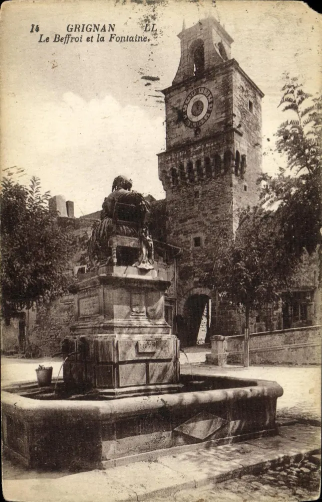 Grignan — De klokkenstoel en de fontein — Drukkerij LL - Voorkant