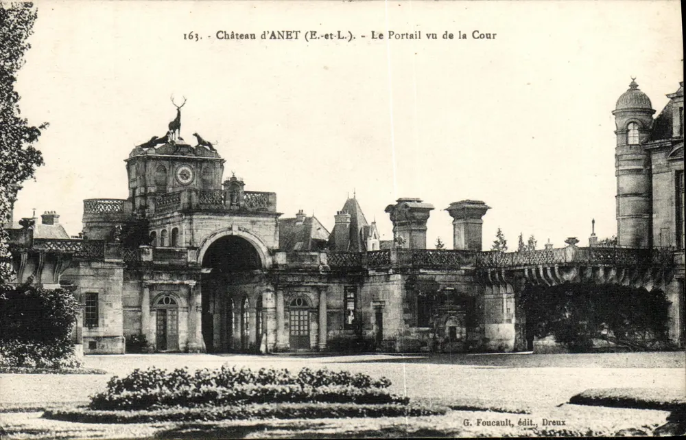Schloss ANET (E.-et-L.) — Der Portalblick aus dem Innenhof — G. Foucault, Verlag Dreux - Vorderseite