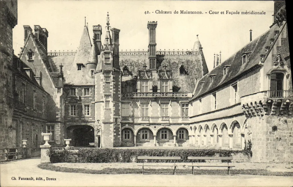 Castillo de Maintenon — Cour y Fachada meridional — Ch. Foucault, editor, Dreux - Anverso
