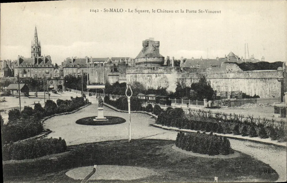 St-Malo - Der Square, das Schloss und das Tor St-Vincent — H. Le Mailiot, Verlag, Nr. 1042 - Vorderseite