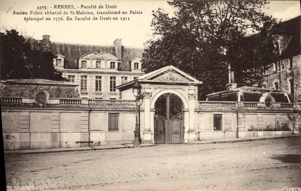 Rennes - Fakultät für Recht — Ehemaliger Bischofspalast von St-Melaine, umgewandelt im Jahr 1911 - Vorderseite
