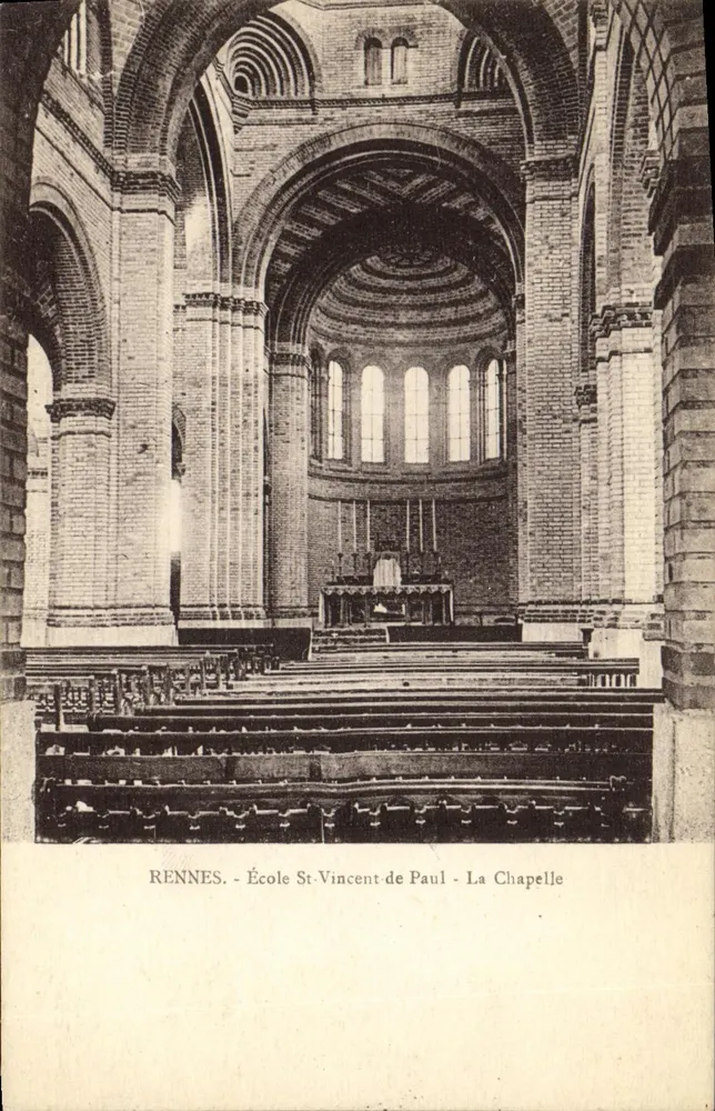 Rennes - Escola Saint-Vincent-de-Paul - A Capela - Frente