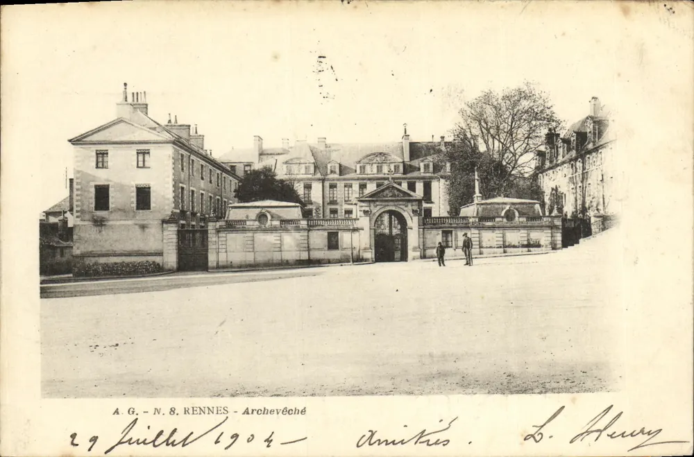 Rennes - Arquiepiscopado — visão da entrada e do edifício principal — A.G. N.8, L. Henry - Frente