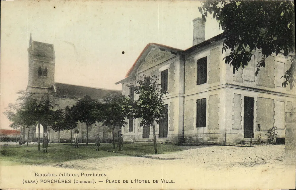 Porchères (Gironde) — Place de l'Hôtel de Ville — Bergère, Verlag, Porchères. (6456) - Vorderseite