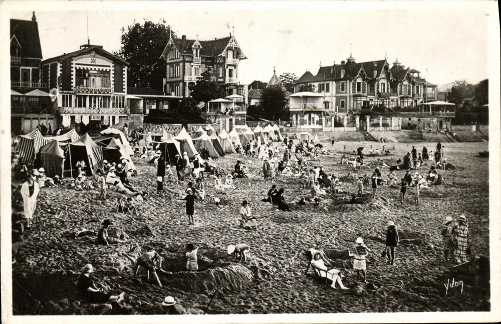 Arcachon — A Praia — As Edições de Arte de Yvon, Paris - Frente