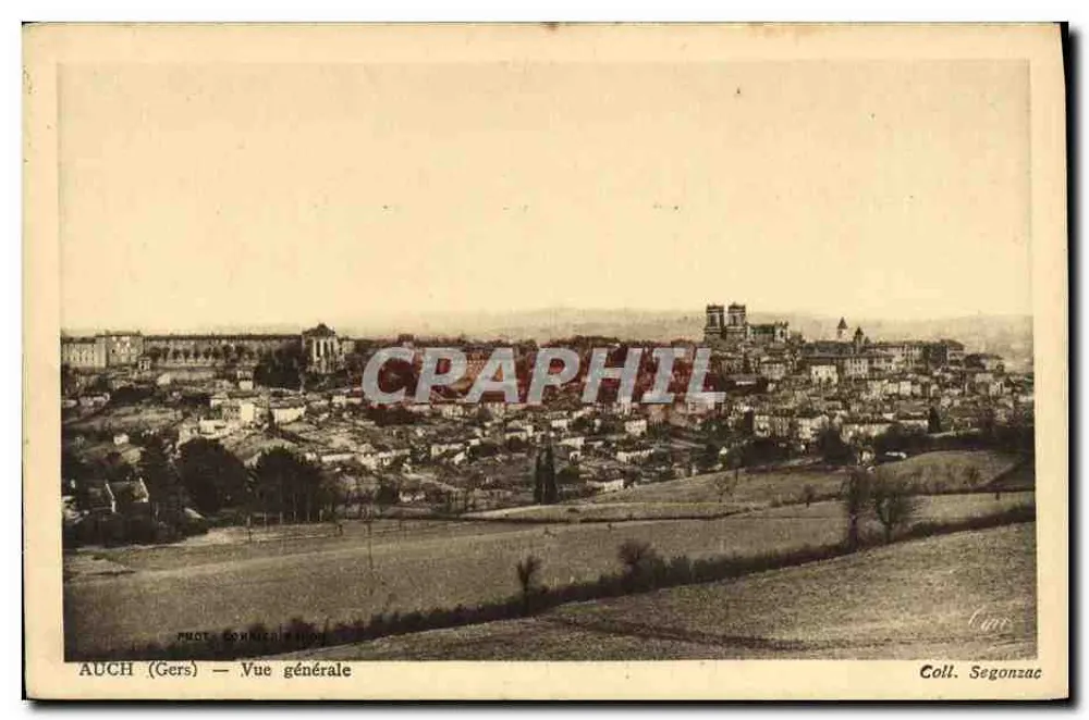 Auch (Gers) — Vue générale — Phot. Connerchim, Coll. Segonzac - Frente