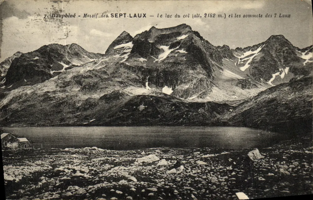 Dauphiné - Massif der Sept-Laux — der See am Pass (Höhe 2182 m.) und die Gipfel der 7 Lauax - Vorderseite