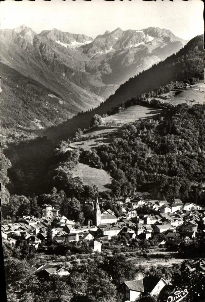 Allevard-les-Bains — Allgemeiner Blick und der Gleyzin (2697 m.) — SPADEM - Vorderseite
