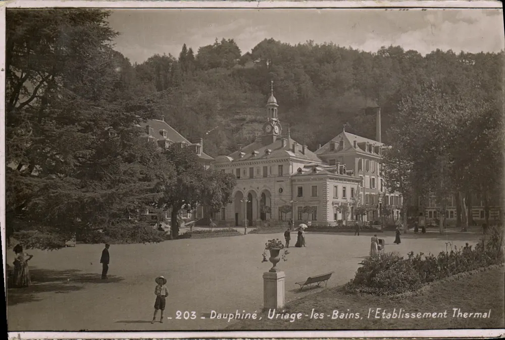 Uriage-les-Bains, das Thermalbad — Dauphiné — n°203 - Vorderseite
