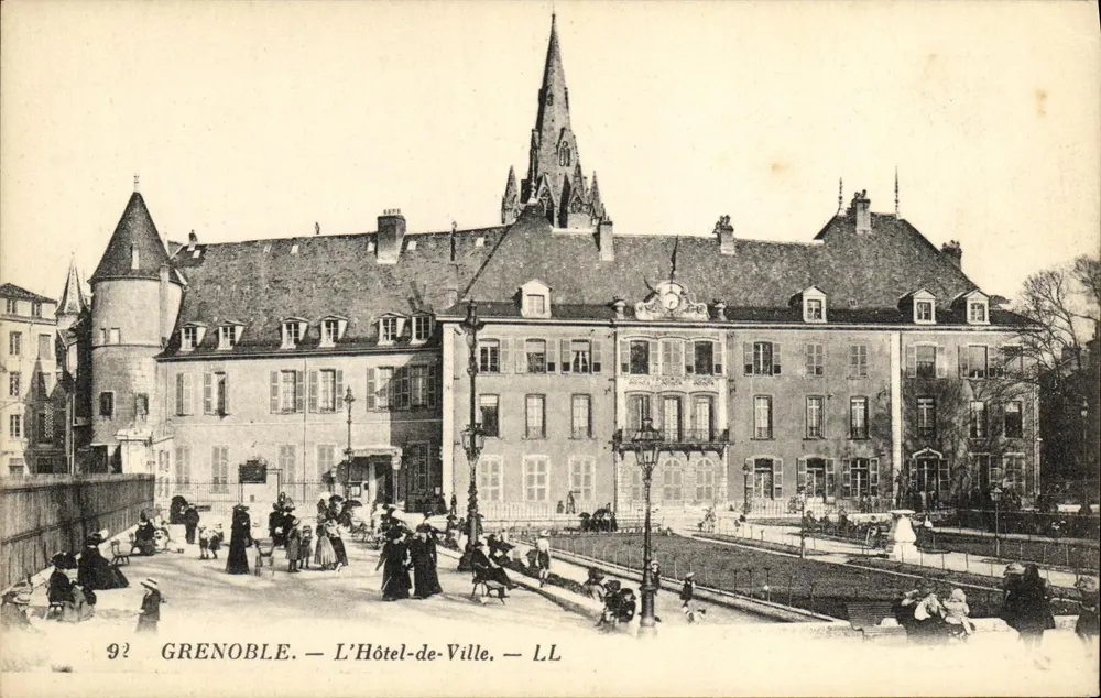 Grenoble — O Hotel de Ville — LL - Frente