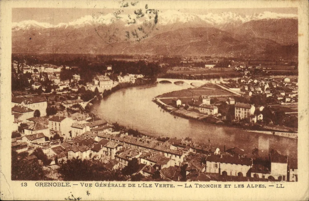 Grenoble — Allgemeiner Blick auf die grüne Insel — La Tronche und die Alpen — LL - Vorderseite