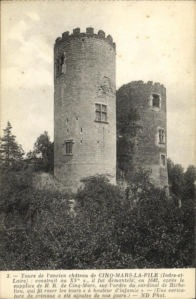 Türme des alten Schlosses Cinq-Mars-la-Pile — Indre-et-Loire — ND Phot. - Vorderseite
