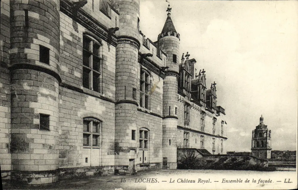 Loches — O Castelo Real — Ensemble da fachada — LL. — N°15 - Frente