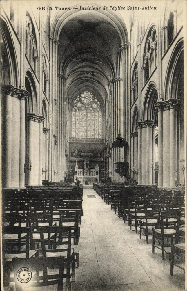 Tours — Innensicht der Kirche Saint-Julien — Grand Bazar Tours - Vorderseite