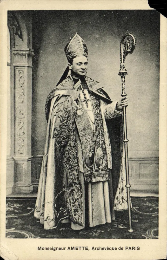 Monseigneur Amette, Archevêque de Paris — portrait en tenue pontificale avec bâton pastoral — éditeur non visible - Frente