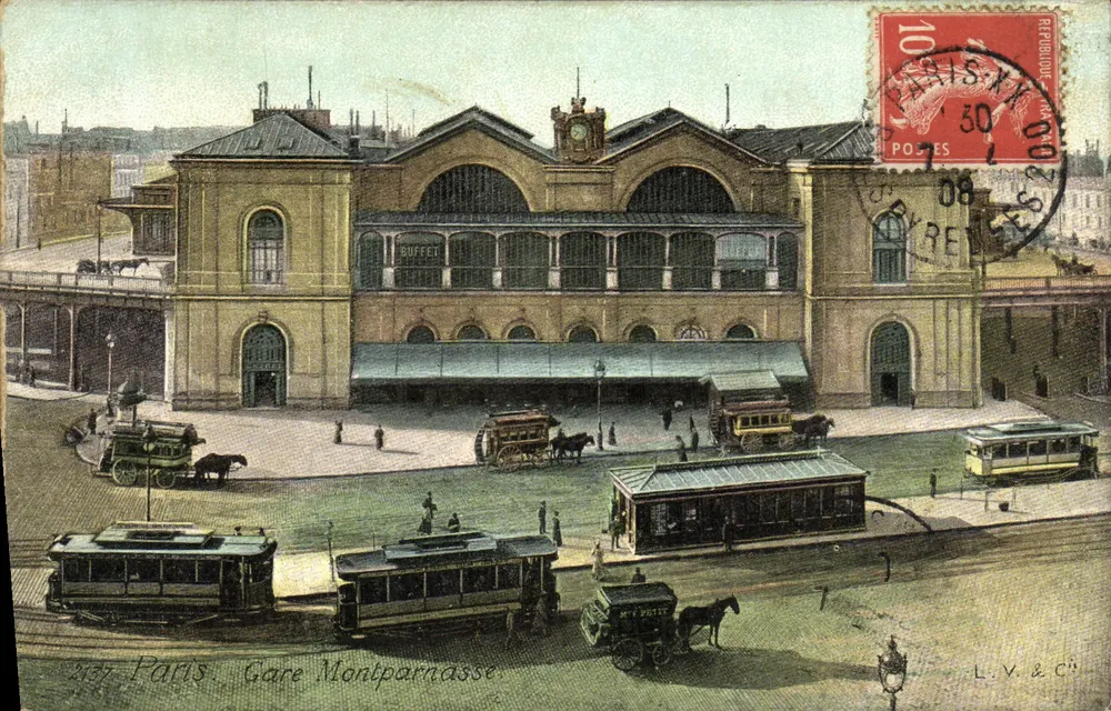 Paris - Estação Montparnasse — vista da estação com trams e carruagens a cavalo — L.V. & Cie - Frente