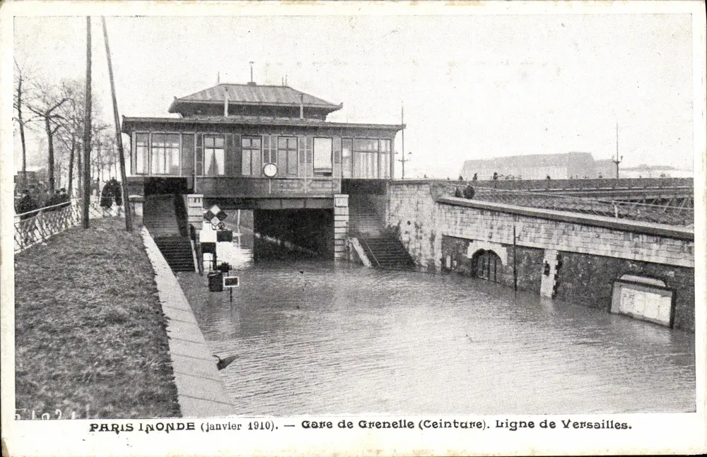 Paris überschwemmt (Januar 1910) — Bahnhof Grenelle (Ringbahn), Linie nach Versailles - Vorderseite