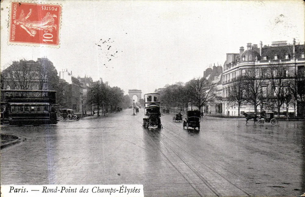 Paris — Rond-Point dos Campos Elísios — editor não visível - Frente