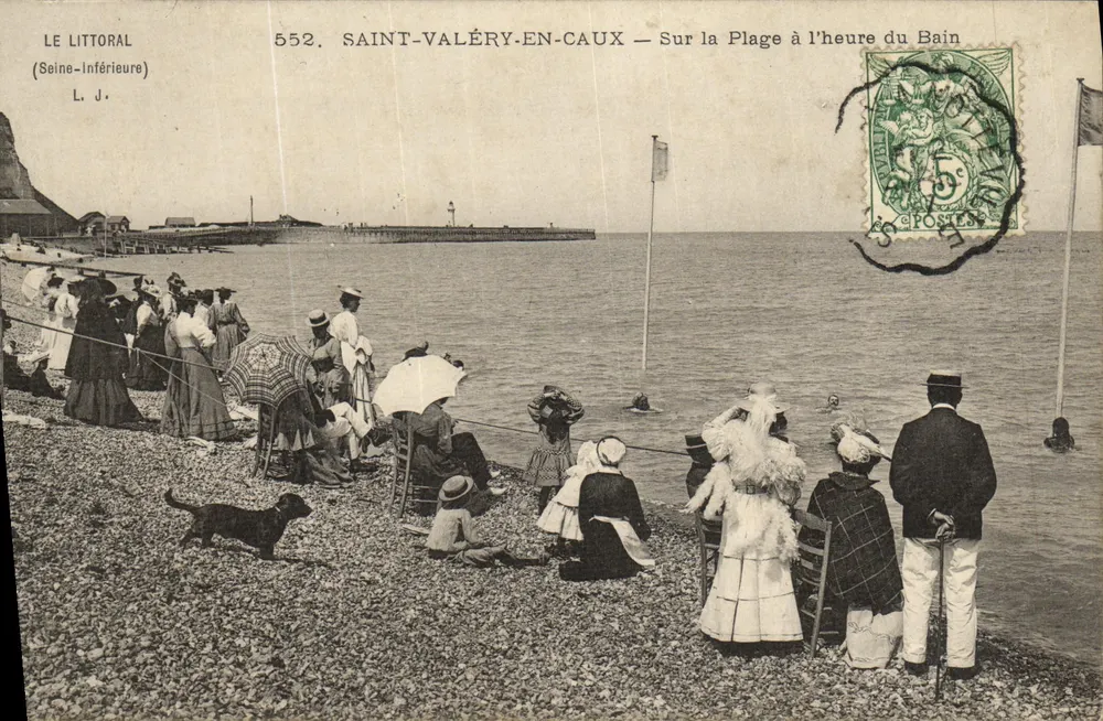 SAINT-VALÉRY-EN-CAUX — Auf der Strandpromenade zur Badezeit — L. J. — Nr. 552 - Vorderseite