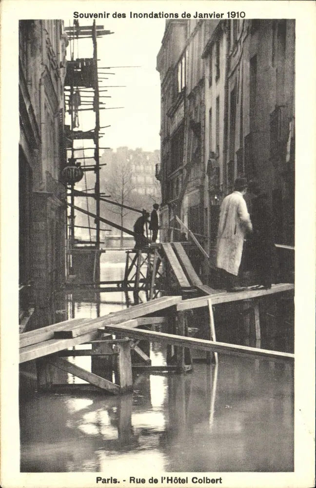 Paris - Überschwemmungen im Januar 1910 - Rue de l'Hôtel Colbert - Vorderseite