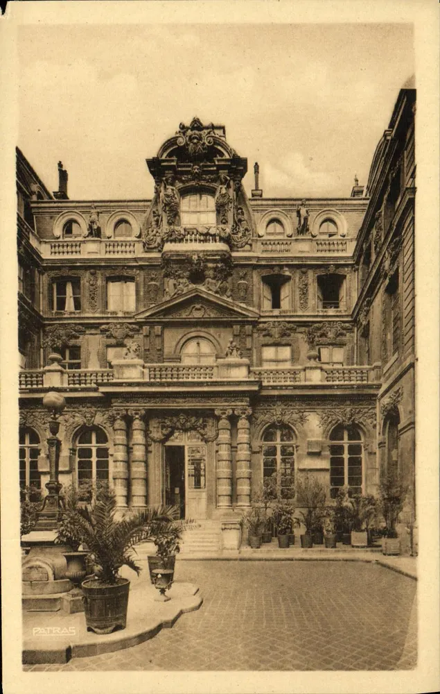 Schule Massillon — Ehemaliges Hotel Fleubet — Paris IVe - Vorderseite