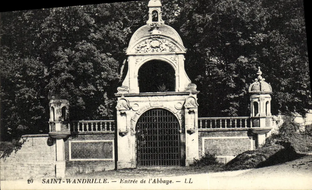 Saint-Wandrille — Entrada da Abadia — LL - Frente