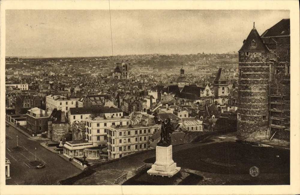 Dieppe — Allgemeiner Blick und Statue von Vauquelin — Gougu - Vorderseite
